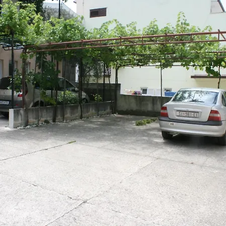 招待所 And With Parking Space Baska Voda, Makarska - 6704 3*